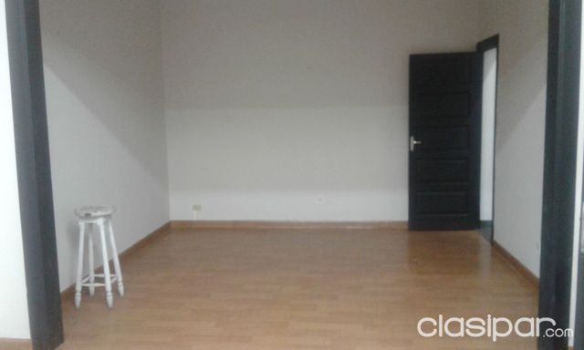 AMPLIA VIVIENDA TRANSFORMADA EN OFICINA PROX MONST. DEFENSA — foto 2