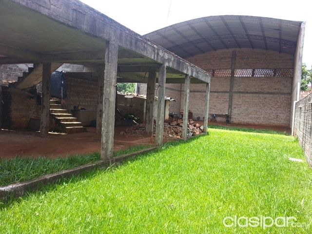 Vendo terreno con tinglado y estructura losa, amurallado y con porton — foto 2