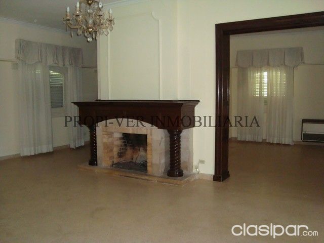 VENDO EN LAS MERCEDES AMPLIA RESIDENCIA — foto 3