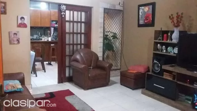 === VENDO CASA LAMBARE ZONA GRAL SANTOS Y BRUNO GUGGIARI=== — foto 2