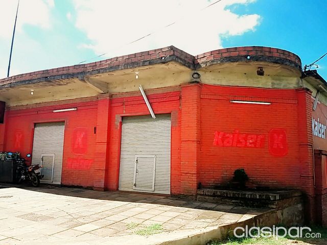 EN VENTA: LOCALES COMERCIALES Frente al Club PETTIROSSI (Cambyreta) — foto 2