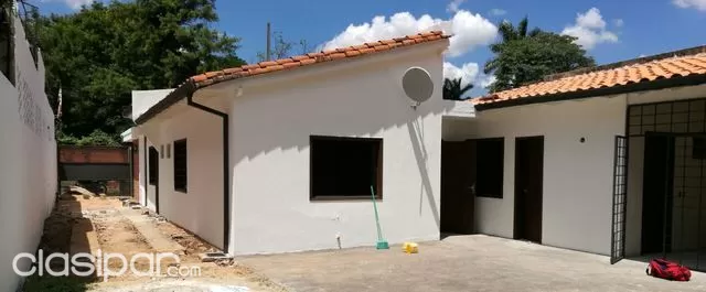 Casa para consultorio u oficina zona Seminario con 7 ambientes 4 baños — foto 2