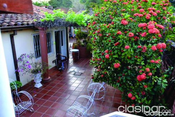 HERMOSA CASA CENTRO MISMO LUQUE — foto 3