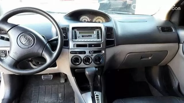 Toyota Vios Año 2004 — foto 3
