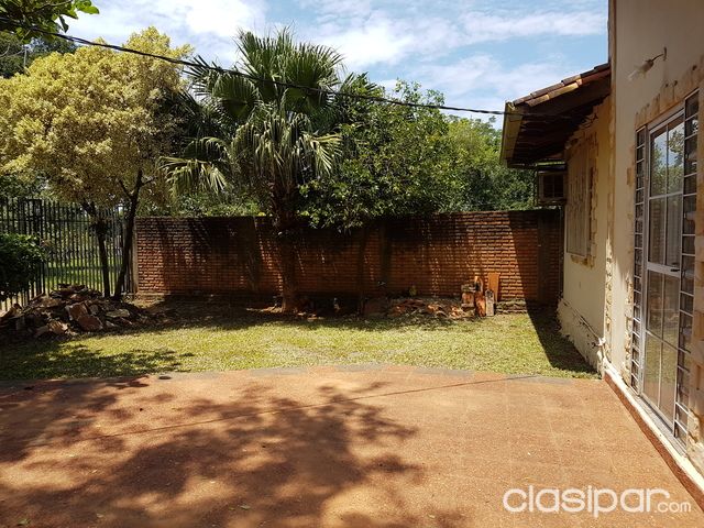 VENDO CASA EN LUQUE BARRIO YKUADURE — foto 2