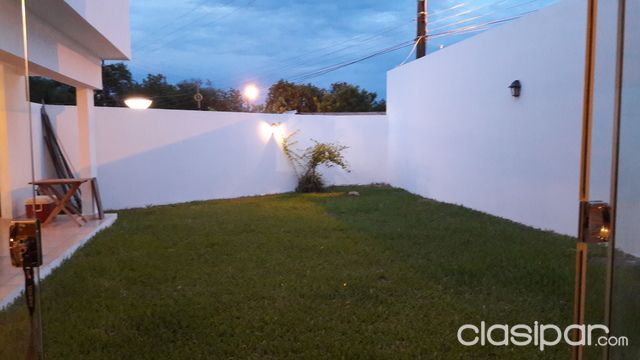 VENDO CASA EN BARRIO CERRADO DE LUQUE, CERCA DEL AEROPUERTO SILVIO PETIROSSI!! — foto 3
