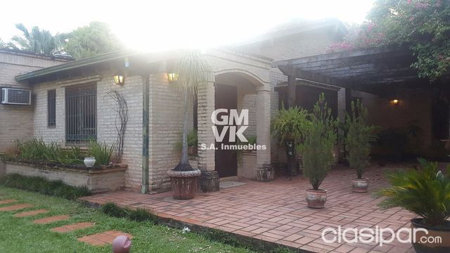 ALQUILO CASA EN BARRIO MBURUCUYÁ - STMA. TRINIDAD — foto 2