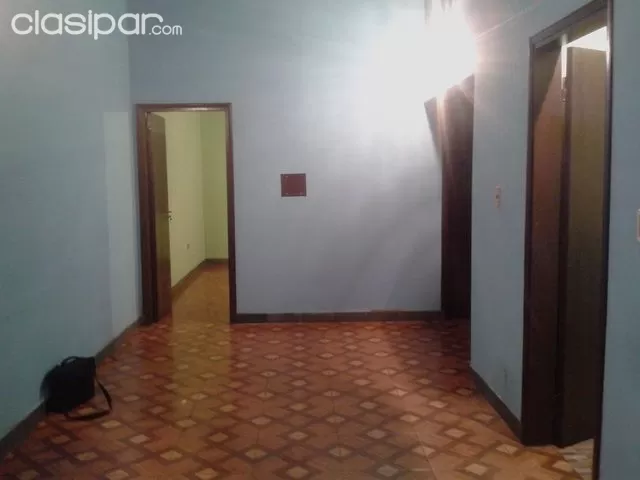 ASUNCION REMATO!!! ZONA COMISARÍA 15!!! Casa amplia 8 Dormitorios y 4 baños, con tinglado — foto 3