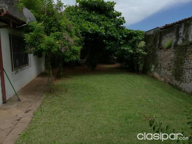 Casa con excelente ubicacion a media cuadra de avda Fdo de la Mora casi bartolome de las Casas — foto 3