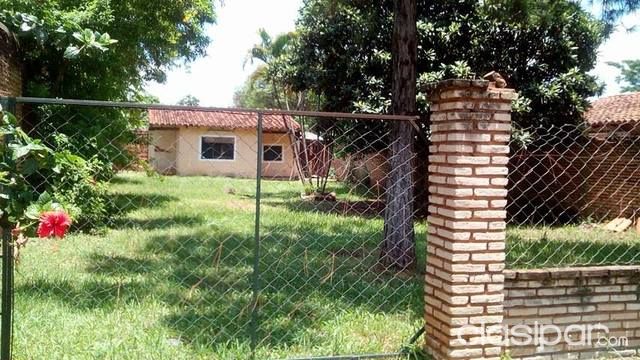 REMATO COQUETA CASA EN LUQUE ZONA PODER JUDICIAL — foto 3
