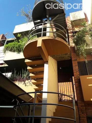 VENDO HERMOSO EDIFICIO CON 4 DEPARTAMENTOS — foto 2