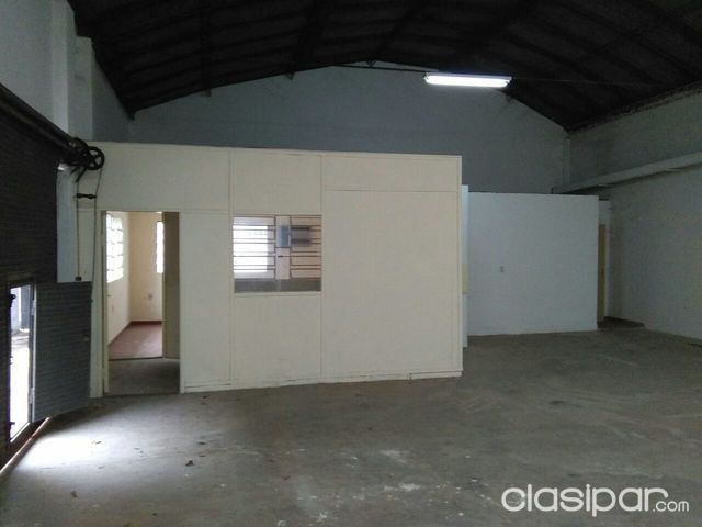 Vendo inmueble cerca de la Terminal, sobre Avda. Fernando de la Mora — foto 3