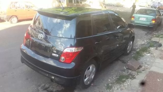 Toyota Ist 2006 — foto 5