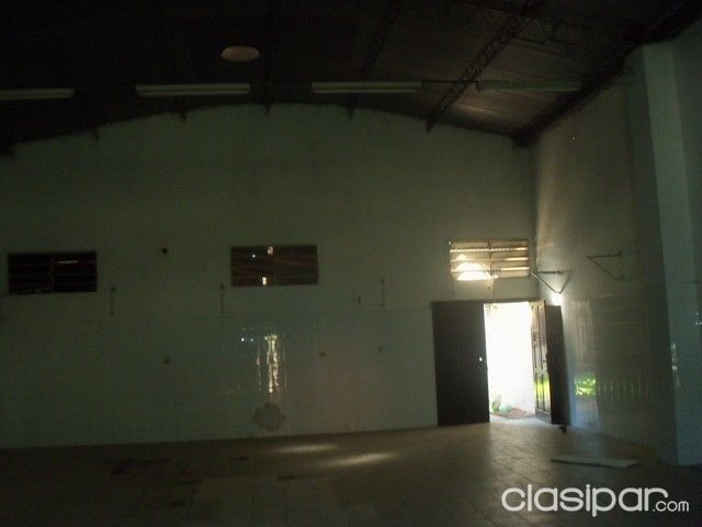 ALQUILO GRAN TINGLADO CON OFICINAS ZONA AVDA SANTÍSIMA TRINIDAD Y AVDA ITAPUA — foto 2
