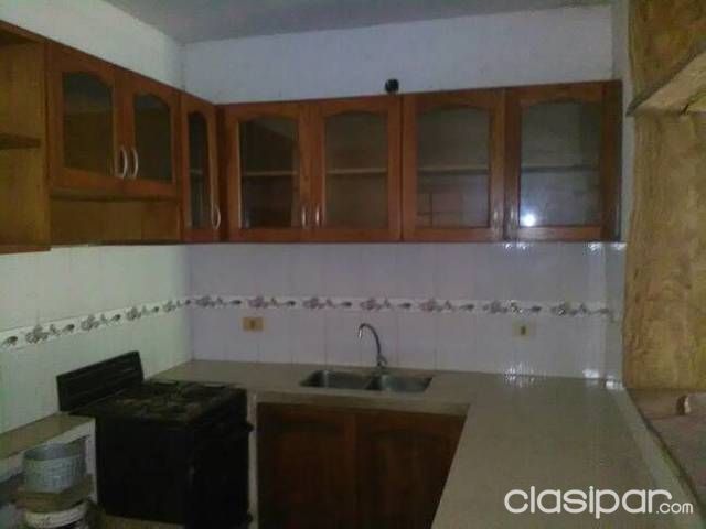 Se alquila una casa independiente de dos plantas a 2 cuadras de la ruta principal — foto 2