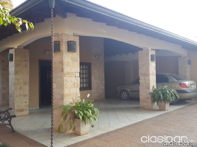 VENDO CASA EN MARIANO ROQUE ALONSO EXCELENTE UBICACIÓN!!!!! — foto 2