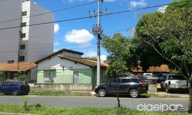 Oferta de Inmueble sobre Santisima Trinidad!!! terreno 696 m2 — foto 3
