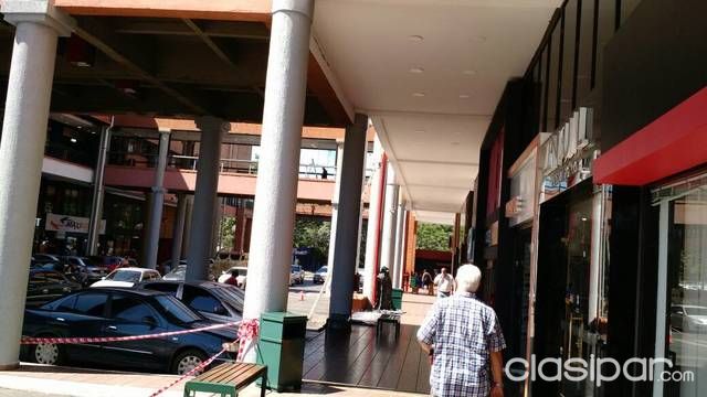 VENDO ATENCION INVERSIONISTAS UNICA OPORTUNIDAD POR MUDANZA AL EXTERIOR VENDO LOCAL en el SHOPPING MULTIPLAZA — foto 3