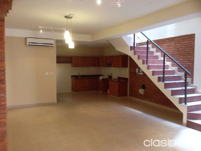 ALQUILO HERMOSO DUPLEX. BARRIO MBURUCUYA A UNA CUADRA DE LA AVDA PRIMER PRESIDENTE. — foto 3