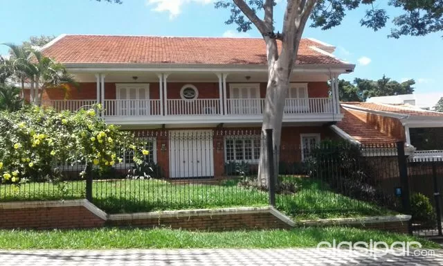 VENDO HERMOSA RESIDENCIA DE CALLE A CALLE — foto 2