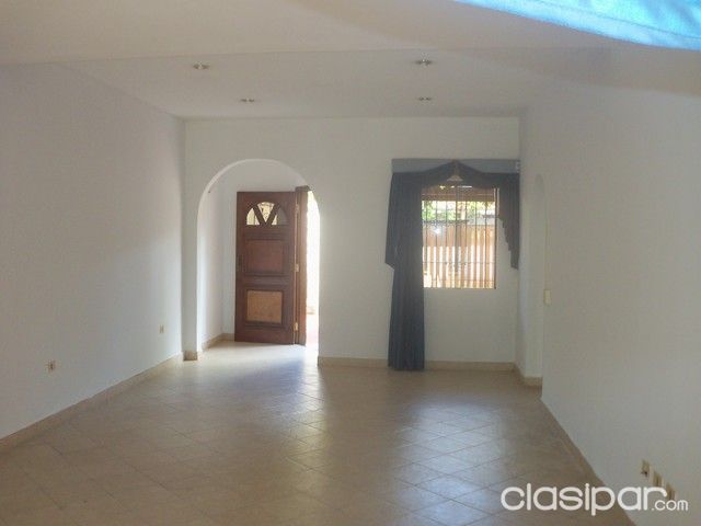 ELEGANTE DUPLEX EN SEMINARIO DE 3 DORMITORIOS, PISCINA — foto 2
