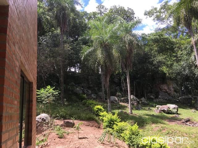 ¡VENDO! Casa en barrio cerrado Casa del Monte, Atyrá. — foto 2