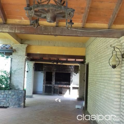 casa hermosa a metros del aeropuerto silvio pertirosi — foto 3
