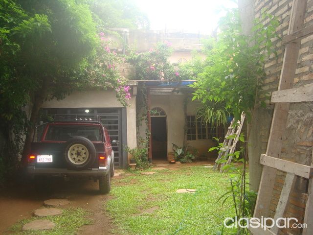 VENDO PROPIEDAD UBICADA SOBRE AVDA. CACIQUE LAMBARE C JUAN D. PERON. INMEJORABLE UBICACIÒN. SUP. 436M2. — foto 3