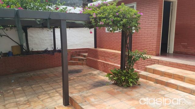 OFERTO CASA SOBRE MEDICOS DEL CHACO — foto 3