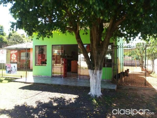 Hermosa casa con salón comercial — foto 2