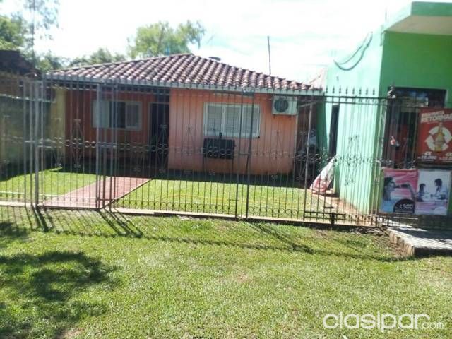 Hermosa casa con salón comercial — foto 3