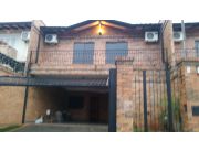 Alquilo amplio Duplex en Barrio Mburucuya