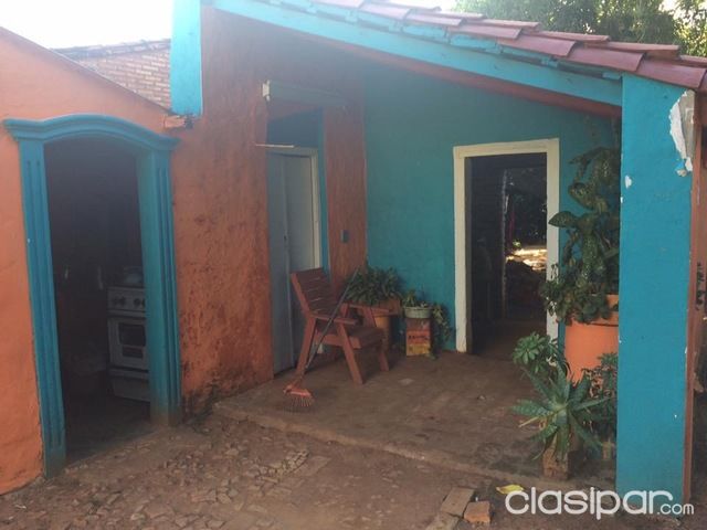 VENDO TERRENO CON CASITA BARRIO MOLINO - LUQUE — foto 3