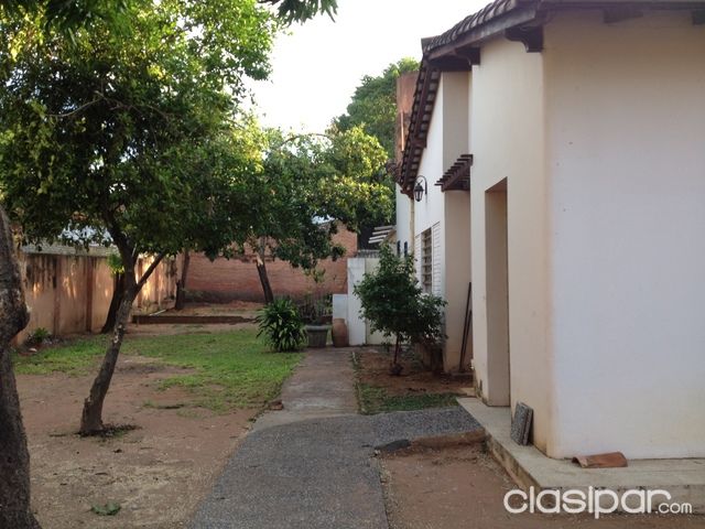 Propietario vende casa cuidada con lote vacio (aparcamientos) en Cerro Cora, Ciudad Nueva — foto 3