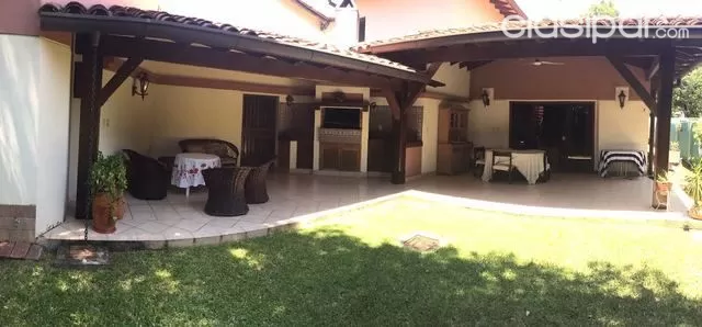 VENDO HERMOSA CASA EN BARRIO MCAL. LOPEZ - ZONA CENTENARIO. — foto 2