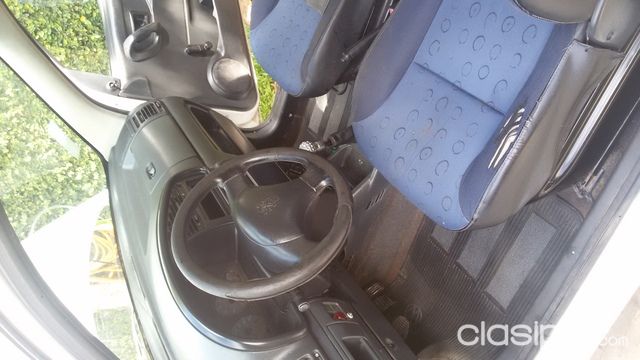 Cambio por terreno del mismo valor Peugeot Partner 2006 Diesel — foto 3
