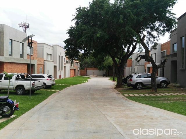 Duplex de estenar a pasos de la CONMEBOL en hermoso barrio cerrado — foto 2