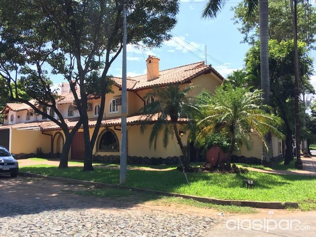 VENDO HERMOSA CASA EN BO. YCUA SATI!! — foto 2