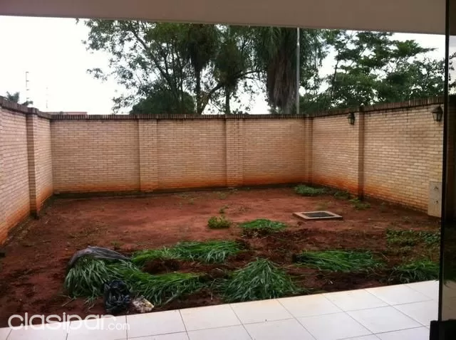 VENDO AMPLIO DUPLEX A ESTRENAR EN LUQUE ZONA CONMEBOL BOURBON — foto 3