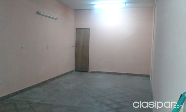 Alquilo salón comercial de 3,5mts X 9mts.de largo, sobre la avenida Defensores del Chaco — foto 3