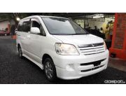 HERMOSA TOYOTA NOAH NAFTERO 2004 5 PUERTAS RECIÉN IMPORTADO OFRECE ANTAR AUTOMOTORES....!!!! TR CON AUGUSTO