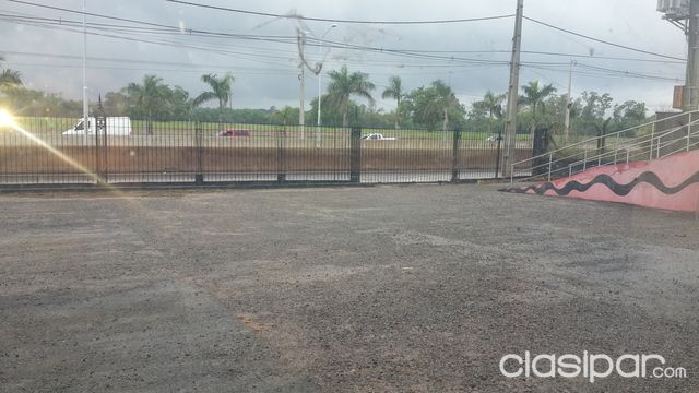 Alquilo amplio Tinglado (Ex Gran Caiman) especial para empresas, dimensiones 1900 mts2, amplio tinglado con 4 oficinas, baños — foto 2