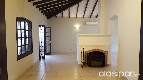 ALQUILO HERMOSA CASA ESTILO COLONIAL ZONA MCAL. ESTIGARRIBIA — foto 2
