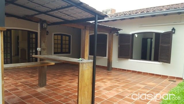 ALQUILO HERMOSA CASA ESTILO COLONIAL ZONA MCAL. ESTIGARRIBIA — foto 3