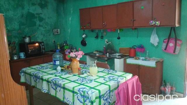 En Caaguazú, enorme casa con salón comercial — foto 3