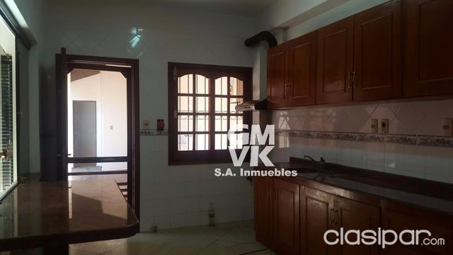 VENDO AMPLIO DUPLEX EN LAMBARE - ZONA MUNICIPALIDAD — foto 3