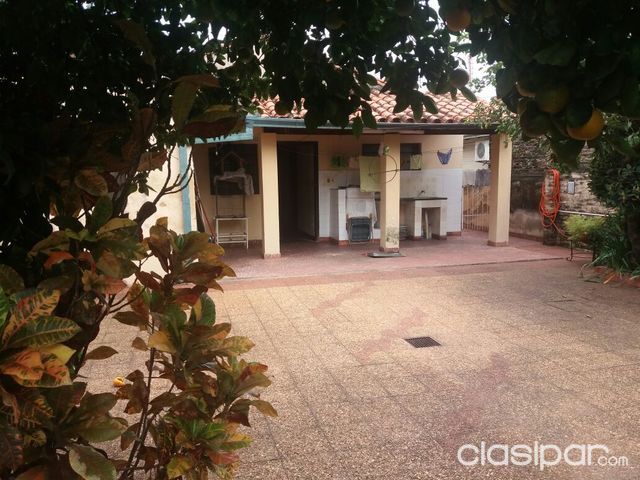 VENDO CASA EN ZONA RESIDENCIAL - BARRIO JARA — foto 2
