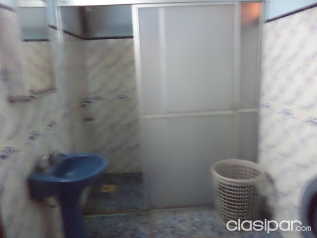 VENDO HERMOSA CASA DE DOS PISOS ZONA MAKA´I LUQUE — foto 3