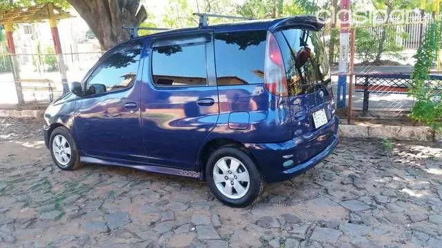 Toyota Funcargo Año 2001 — foto 2