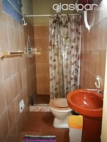 Vendo Casa con tinglado en la zona del Mercado 4! — foto 3